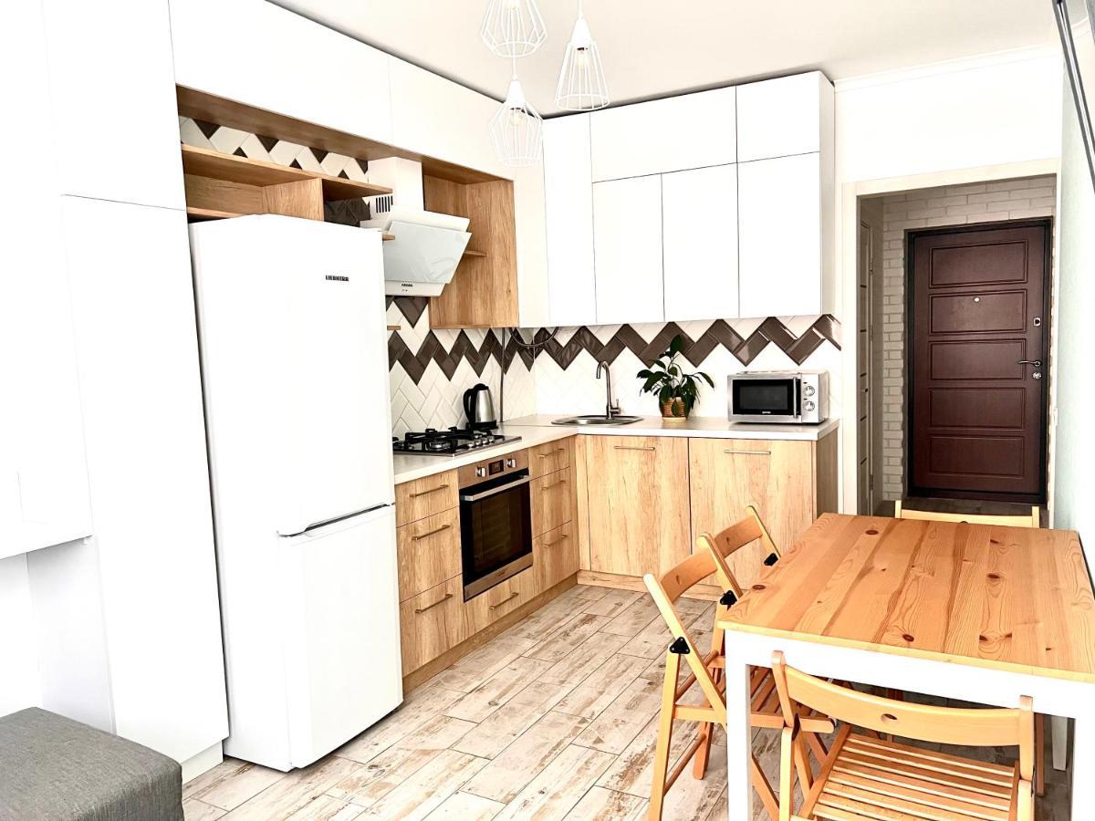 Osapart Cozy Apartment In A Complex Semycvit Lvov Exteriér fotografie