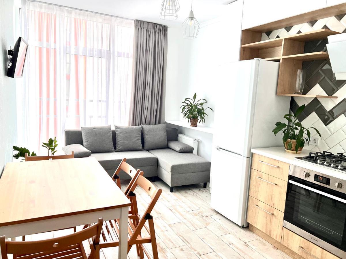 Osapart Cozy Apartment In A Complex Semycvit Lvov Exteriér fotografie