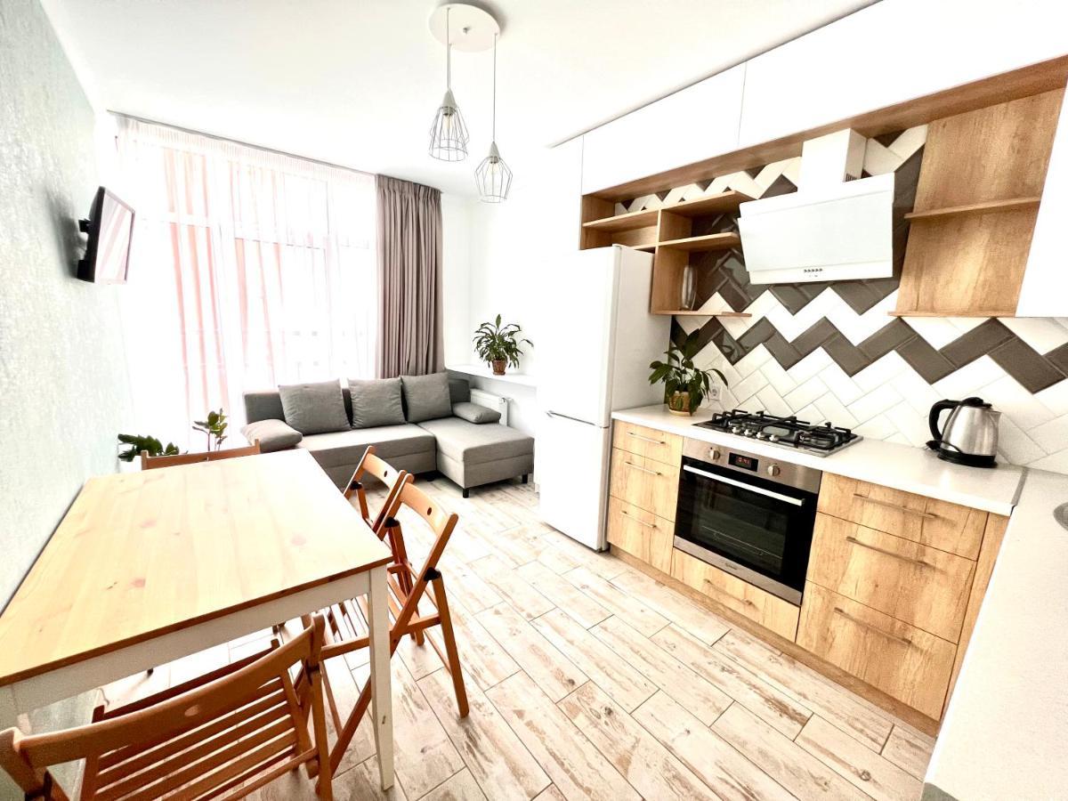 Osapart Cozy Apartment In A Complex Semycvit Lvov Exteriér fotografie