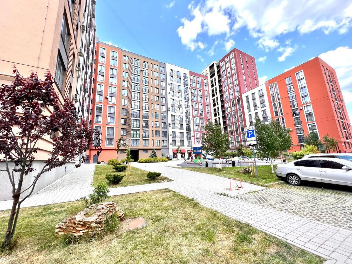 Osapart Cozy Apartment In A Complex Semycvit Lvov Exteriér fotografie