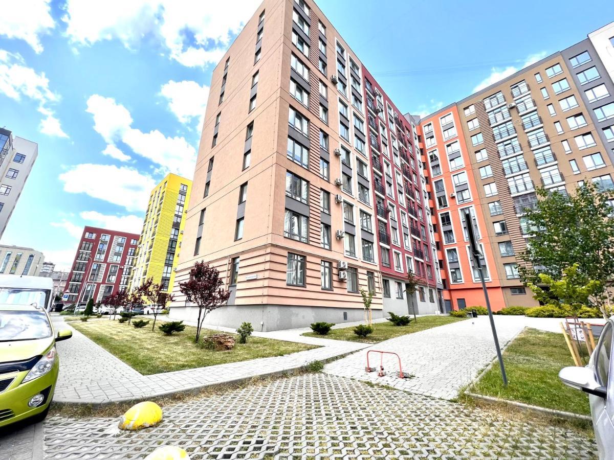 Osapart Cozy Apartment In A Complex Semycvit Lvov Exteriér fotografie
