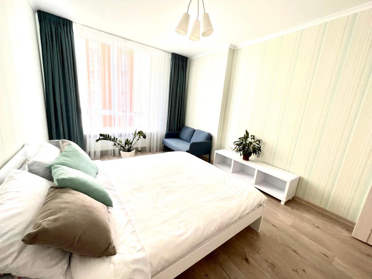 Osapart Cozy Apartment In A Complex Semycvit Lvov Exteriér fotografie