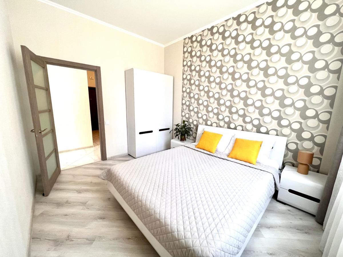 Osapart Cozy Apartment In A Complex Semycvit Lvov Exteriér fotografie