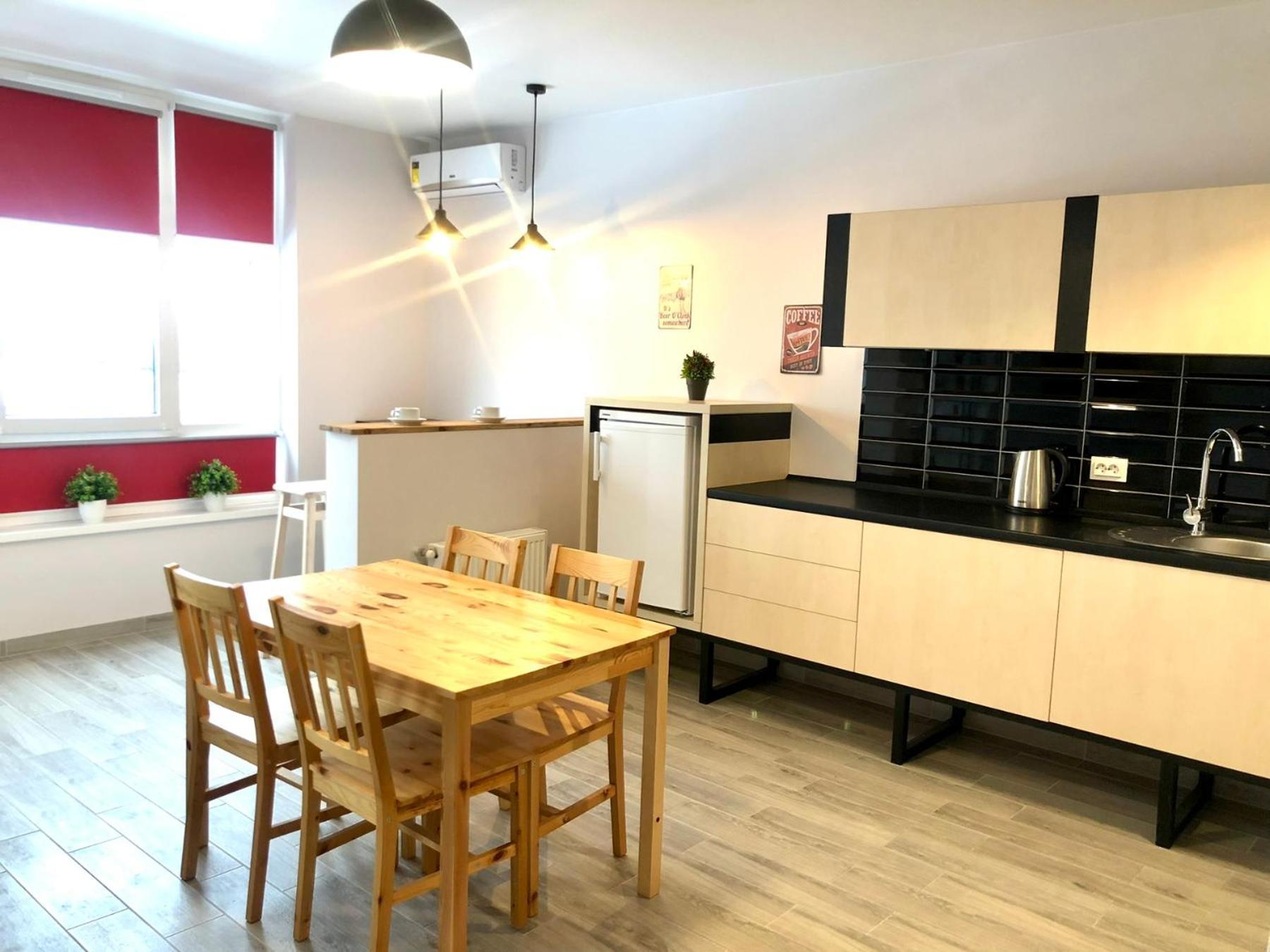 Osapart Cozy Apartment In A Complex Semycvit Lvov Exteriér fotografie