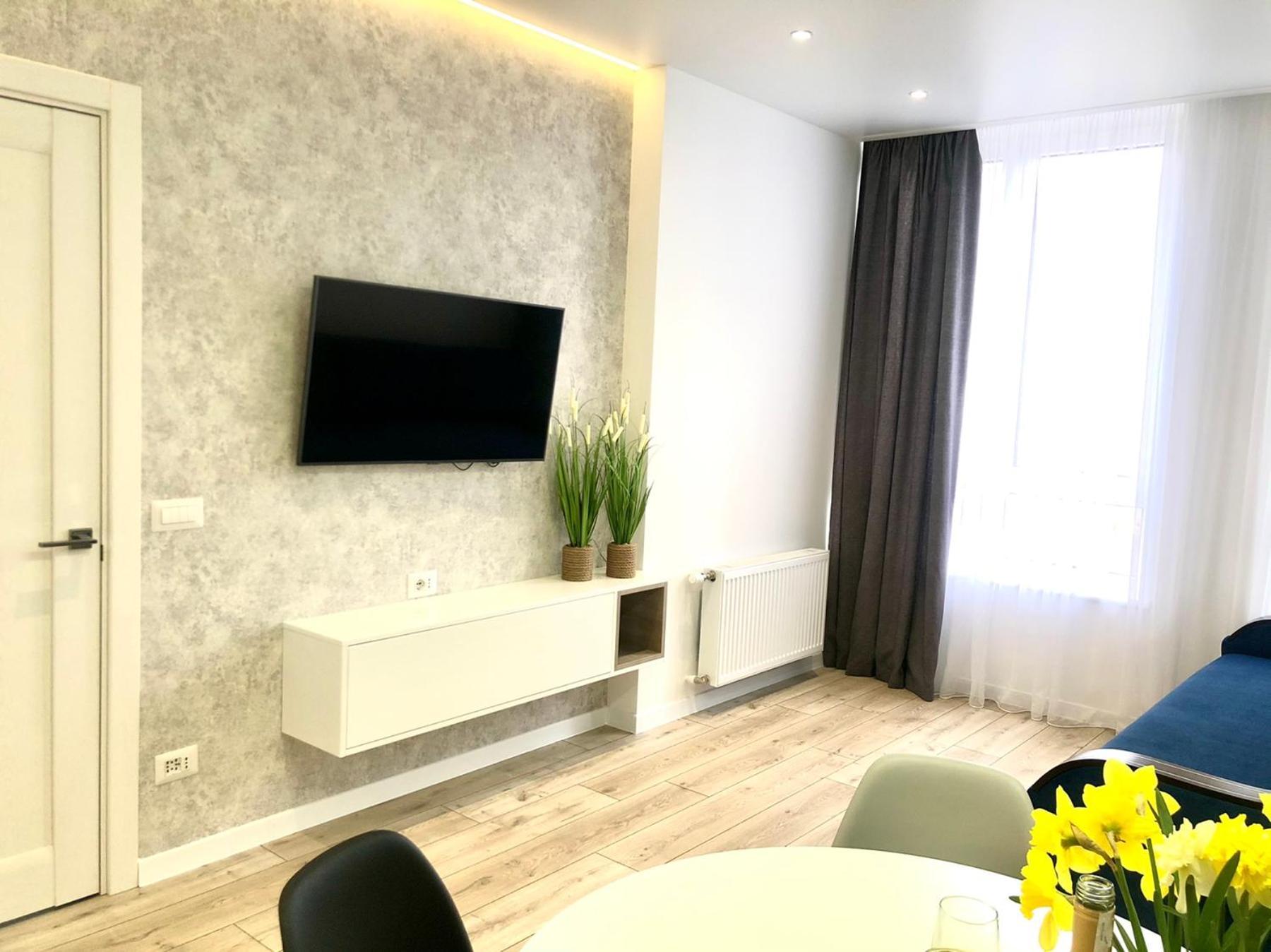 Osapart Cozy Apartment In A Complex Semycvit Lvov Exteriér fotografie